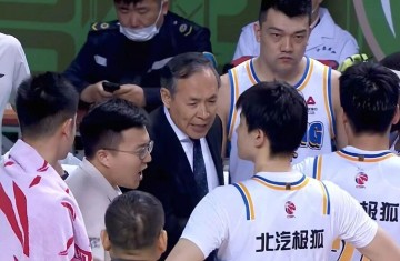 2026世界杯投注官方入口-北京男篮2分险胜同曦，赵睿24+4+6火力全开，周琦10+9祝铭震19分